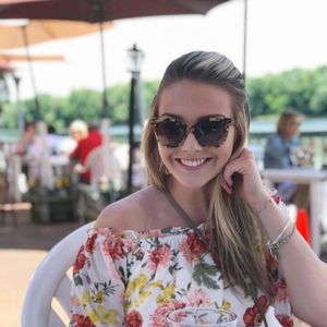 Meet your Posher, Lexi